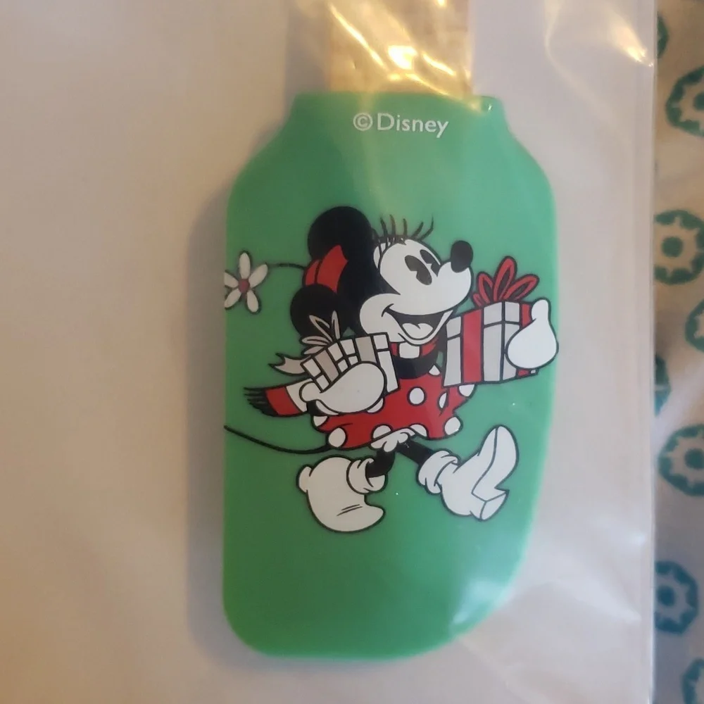 NIP Mickey and Minnie 4 Piece Spatula and Cookie Cutter Set